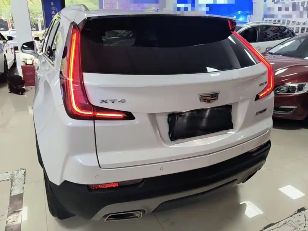 Cadillac XT4 — фото 6