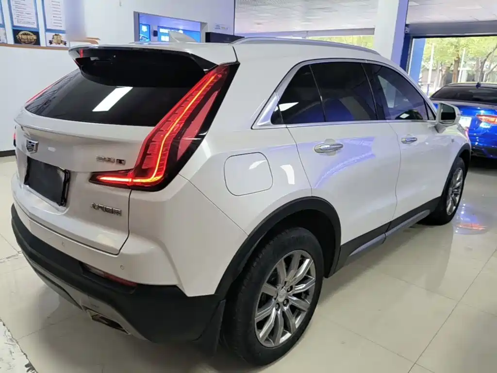 Cadillac XT4 — фото 7