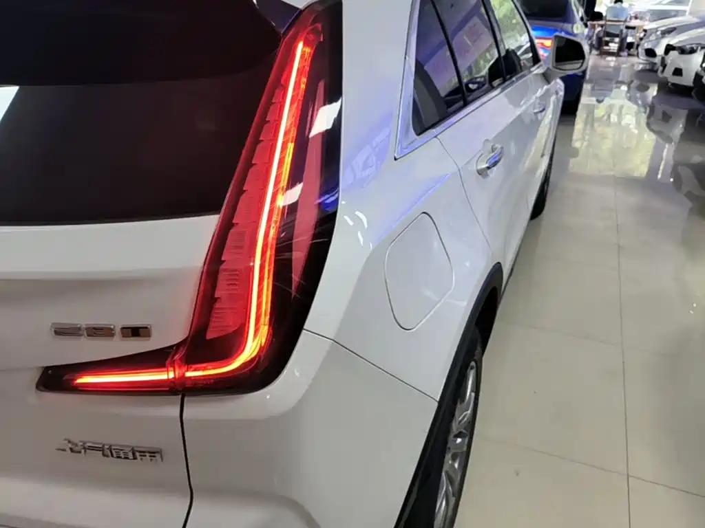 Cadillac XT4 — фото 8