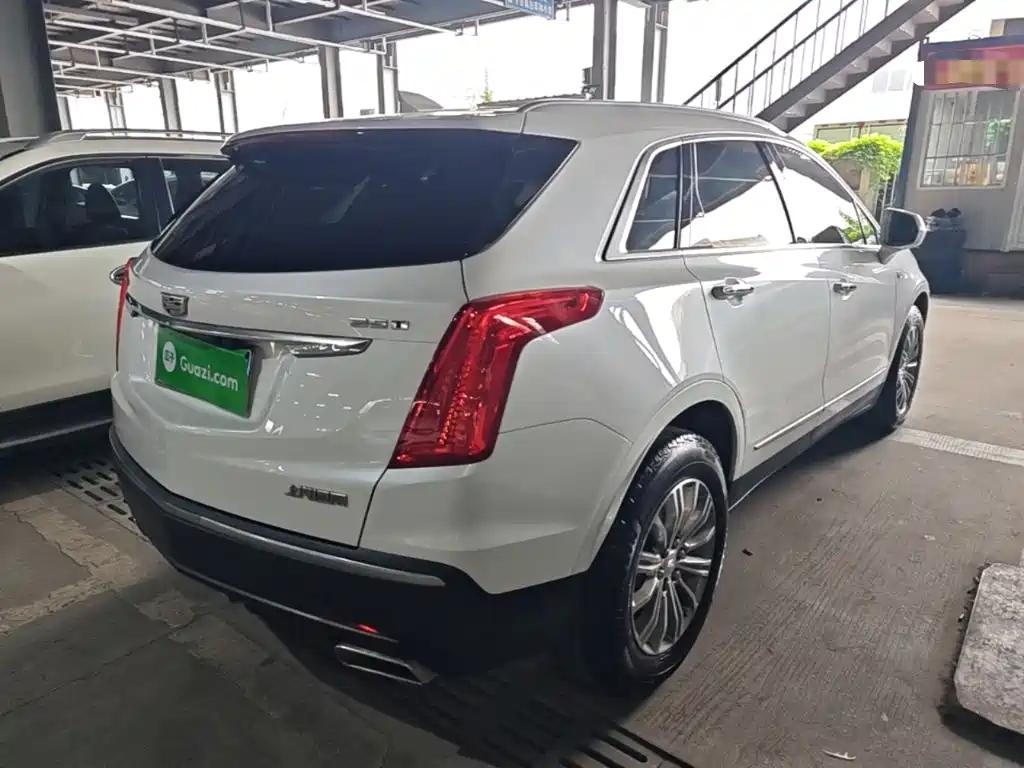 Cadillac XT5 — фото 5
