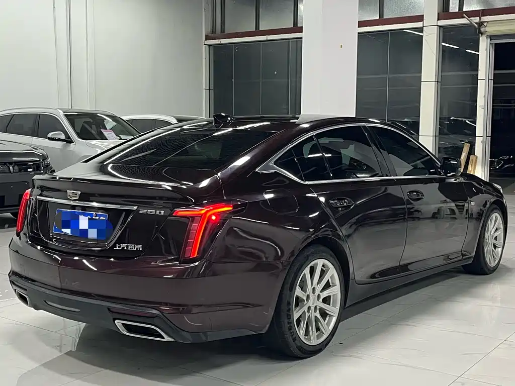 Cadillac CT5 — фото 4