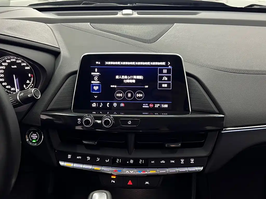 Cadillac CT4 — фото 13