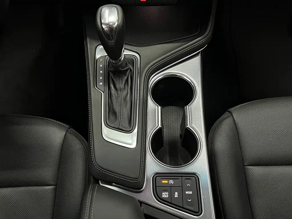 Cadillac CT4 — фото 15