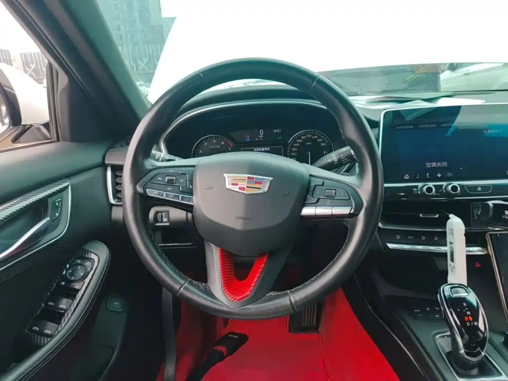 Cadillac CT5 — фото 11