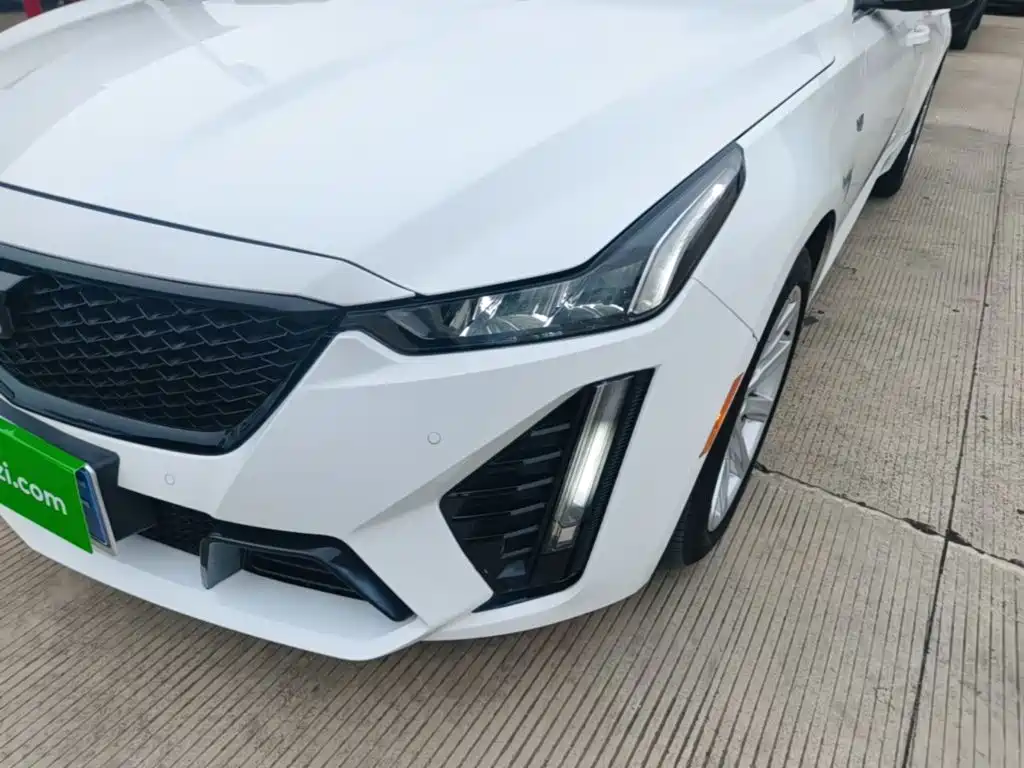 Cadillac CT5 — фото 24
