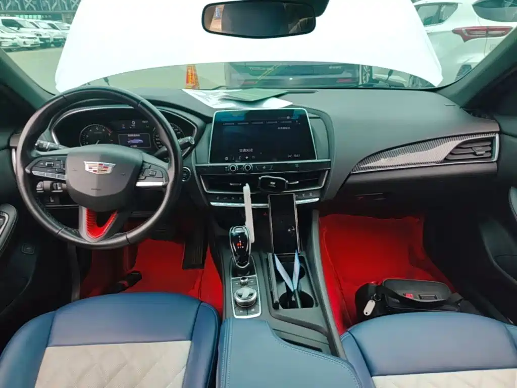 Cadillac CT5 — фото 10