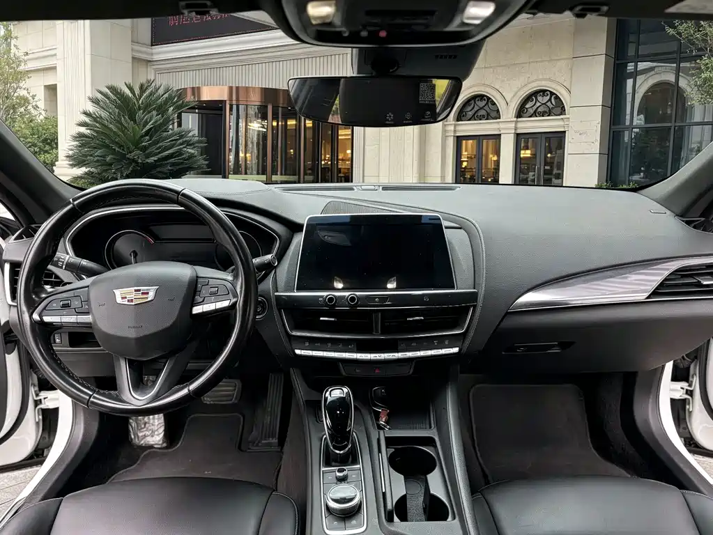 Cadillac CT5 — фото 5