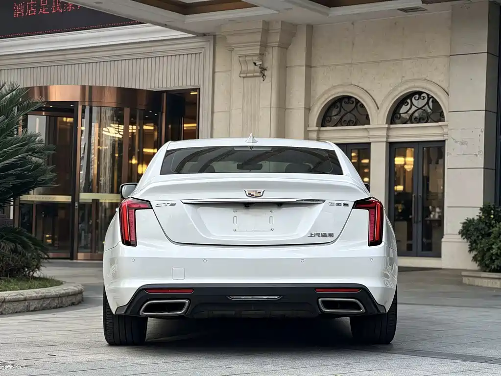 Cadillac CT5 — фото 8