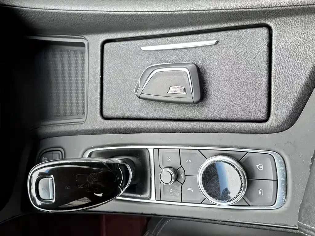 Cadillac CT5 — фото 11