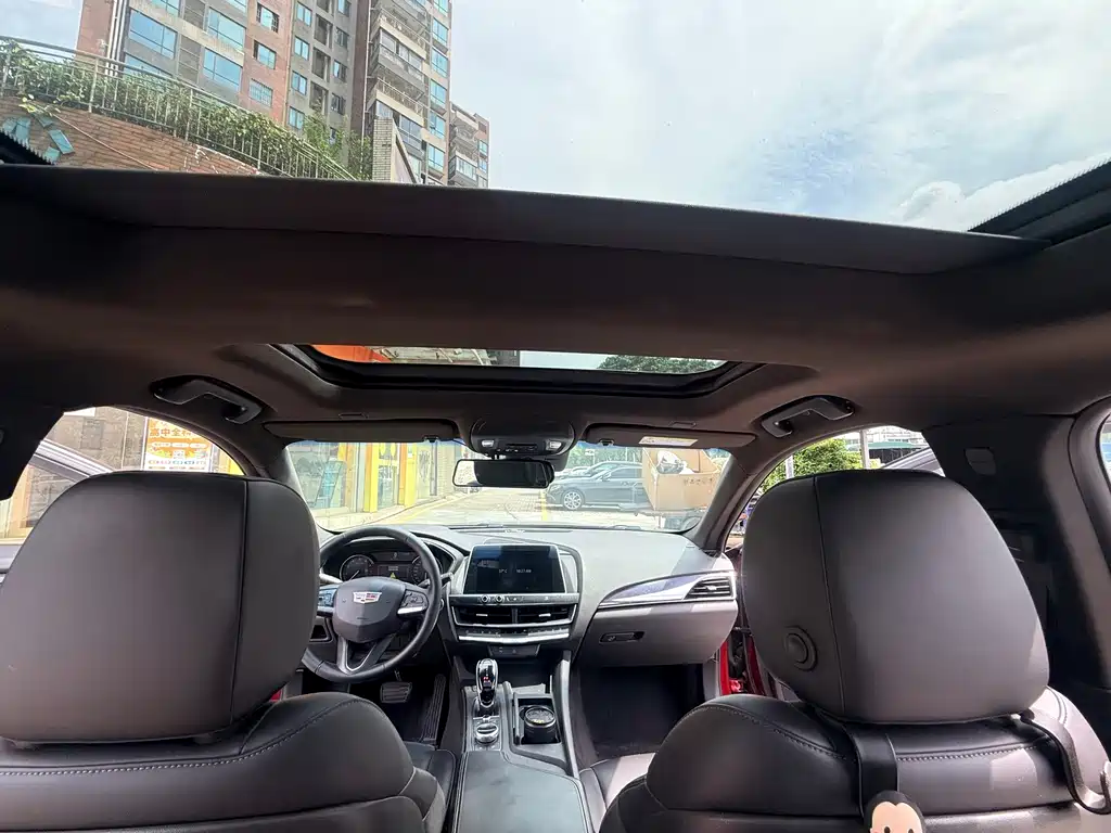Cadillac CT5 — фото 10