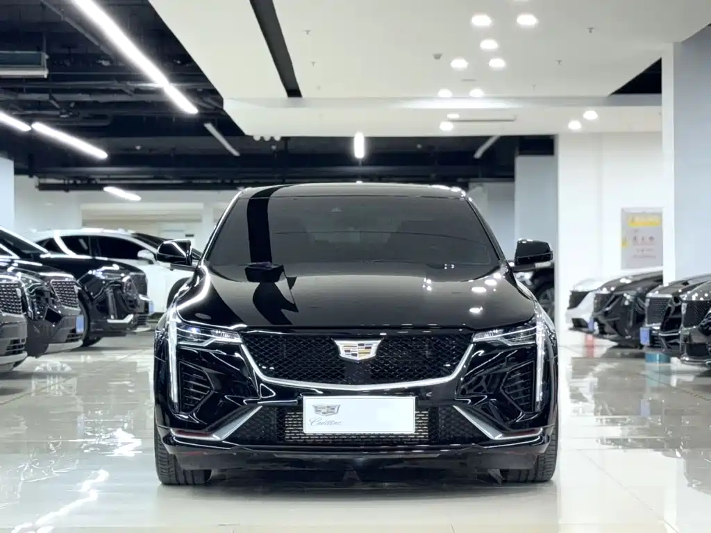 Cadillac CT4 — фото 2