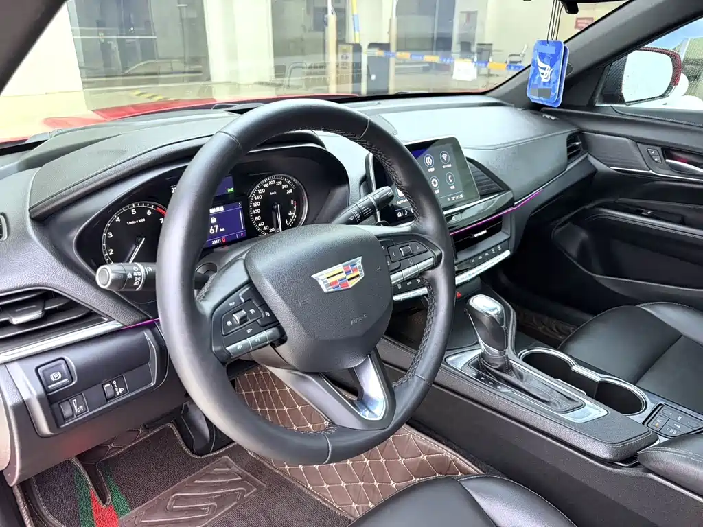 Cadillac CT4 — фото 7