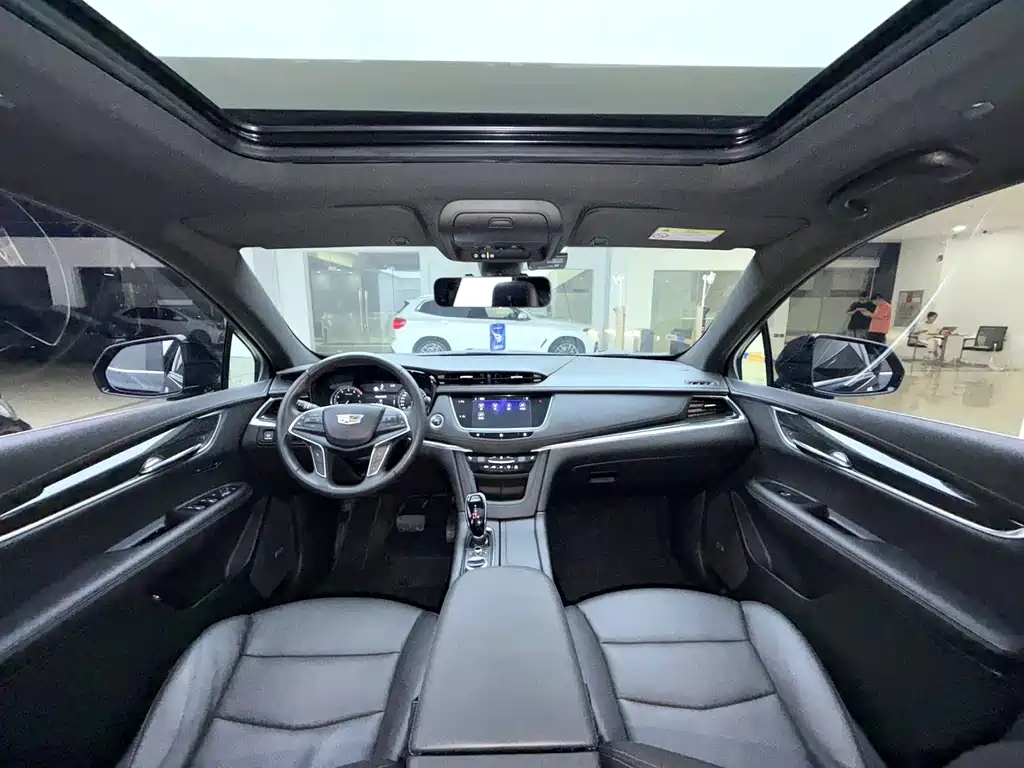 Cadillac XT5 — фото 6