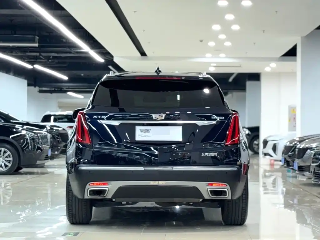Cadillac XT5 — фото 8