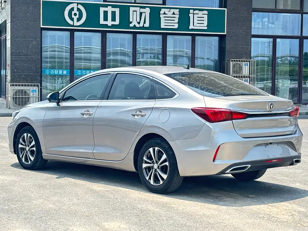 Changan Eado — фото 3