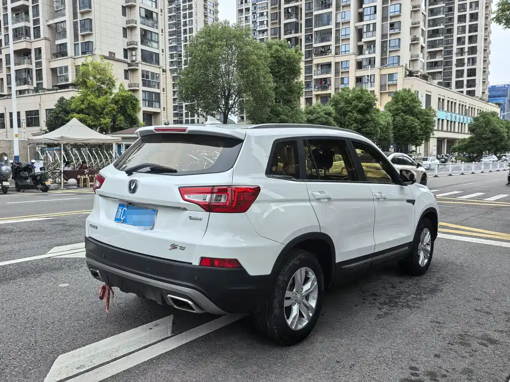Changan CS75 — фото 4