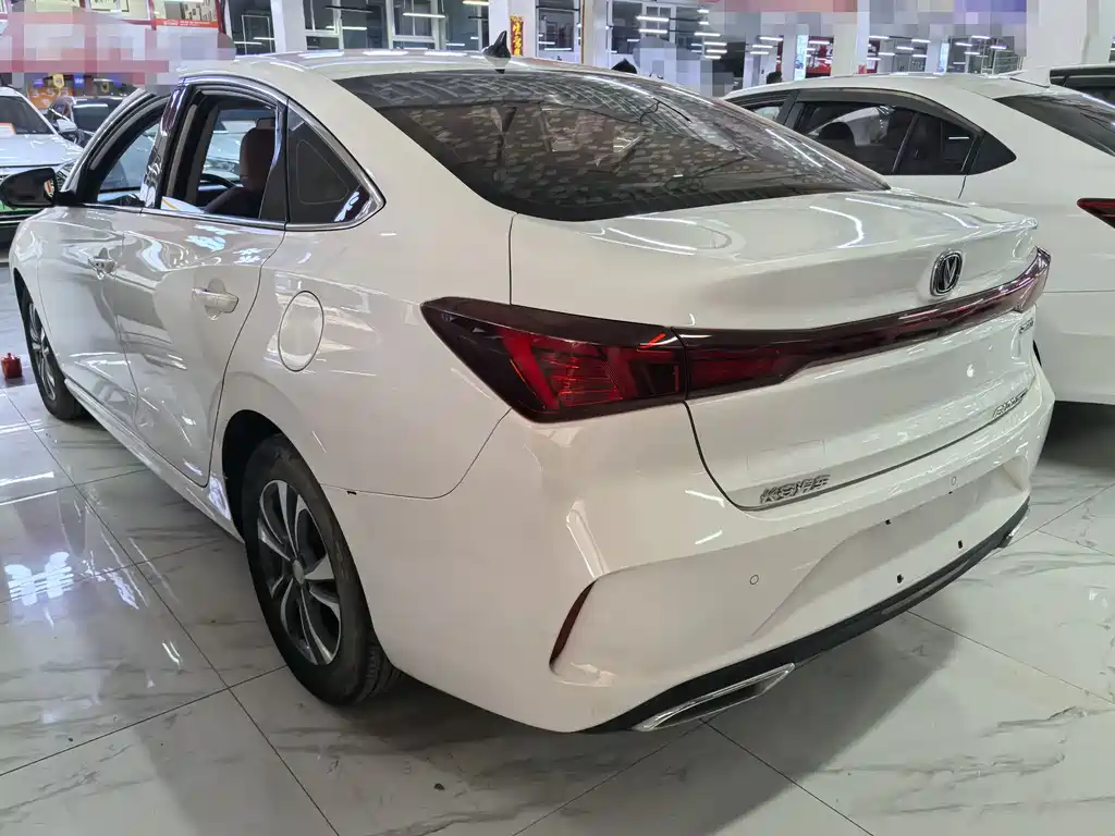 Changan Eado — фото 4
