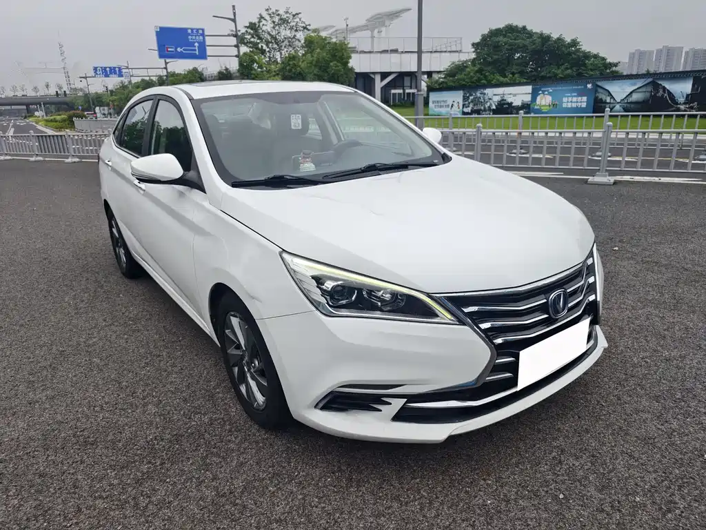 Changan Eado DT — фото 3