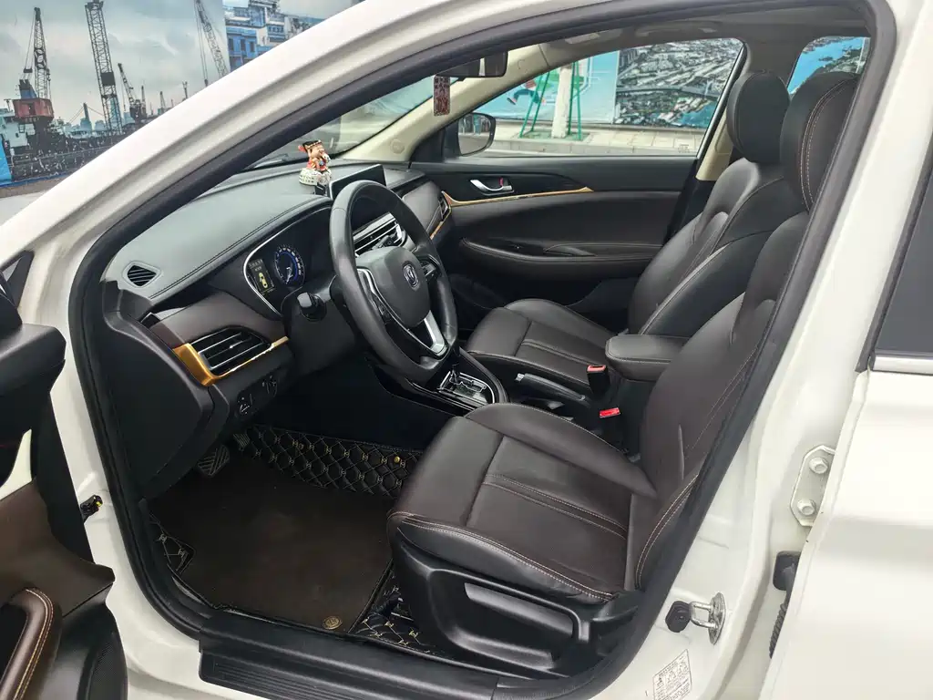 Changan Eado DT — фото 4