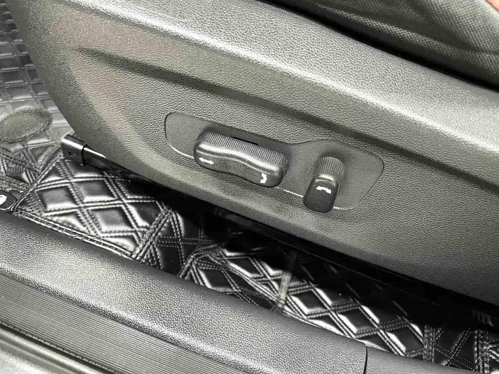 Changan Eado — фото 11