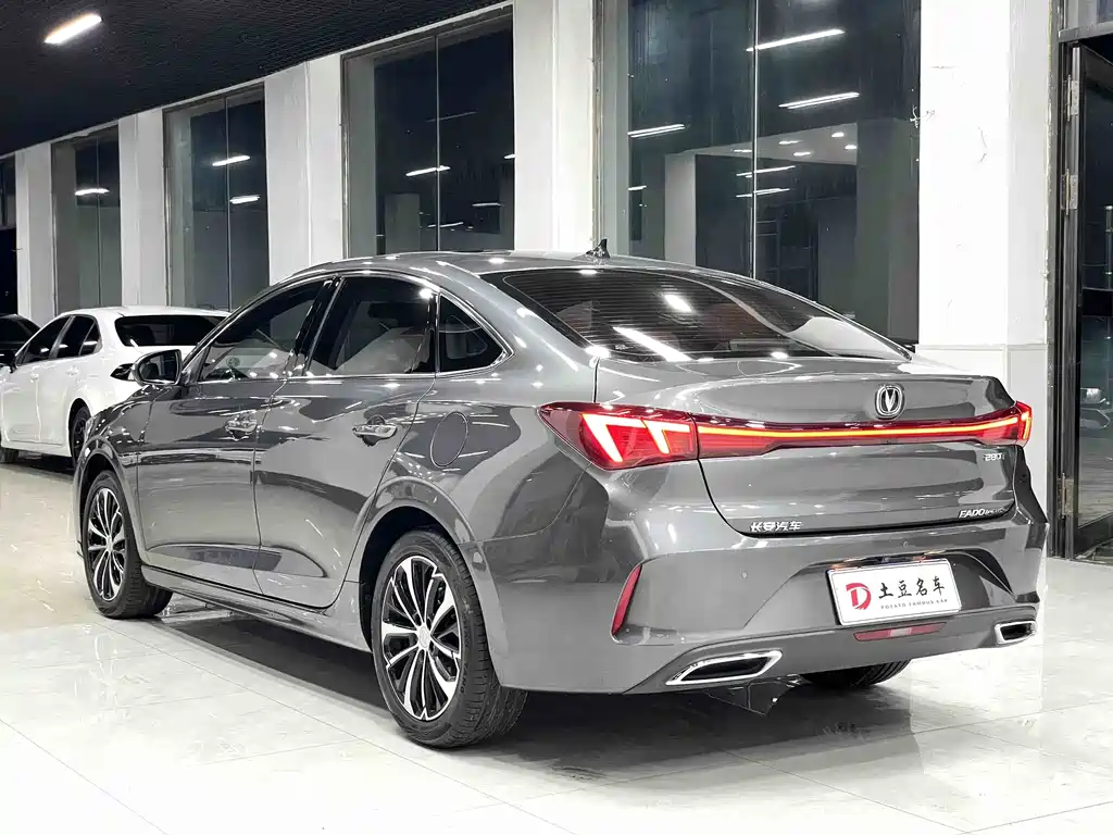 Changan Eado — фото 4