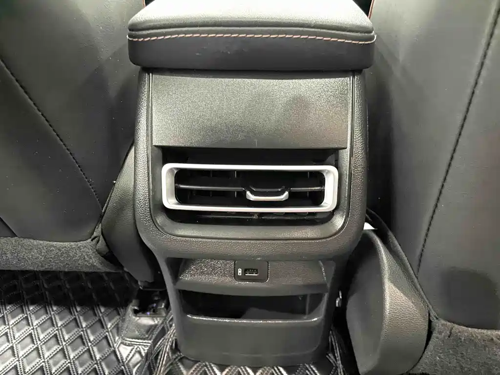 Changan Eado — фото 10