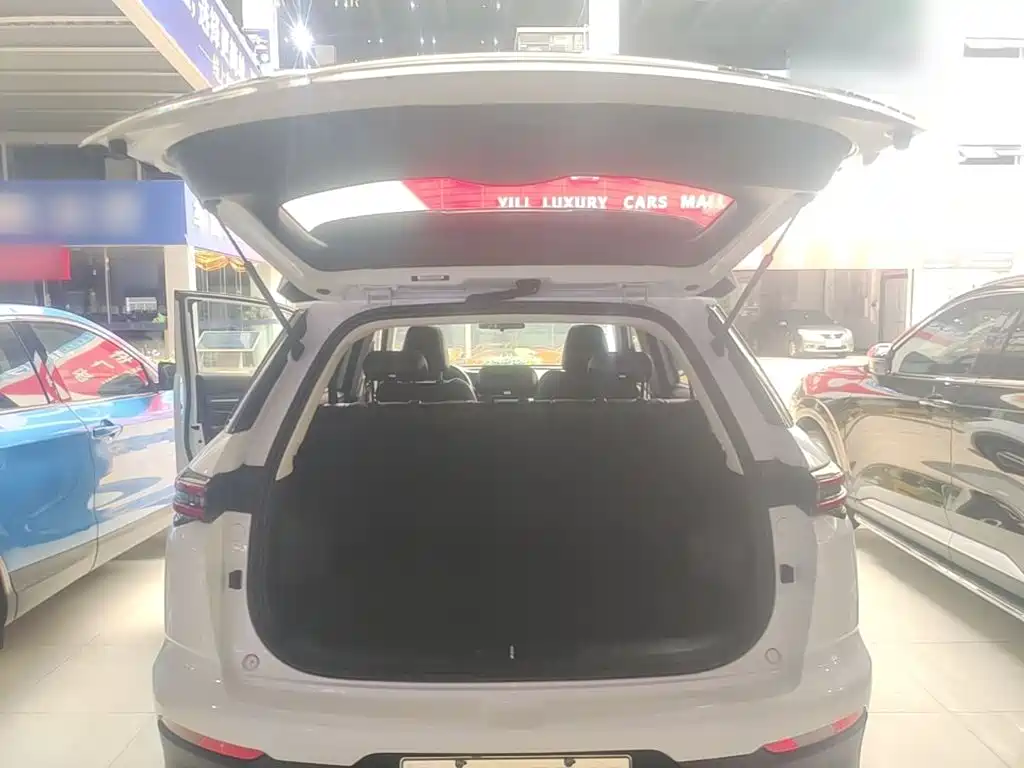 Changan CS55 EV — фото 15