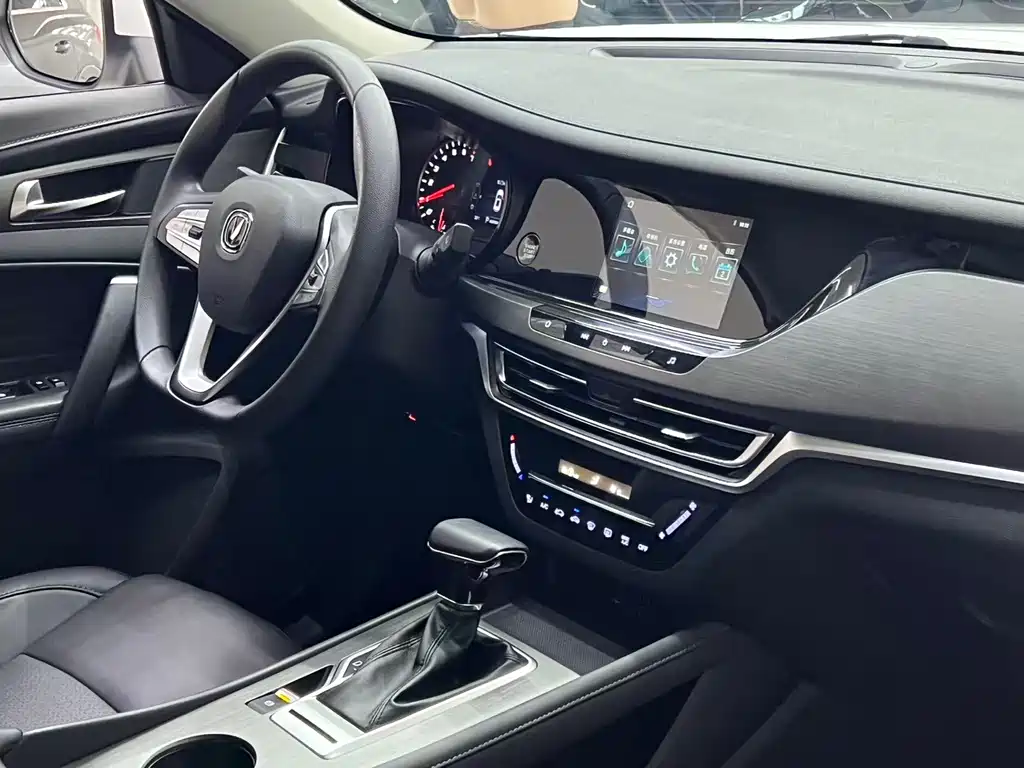 Changan CS35PLUS — фото 18