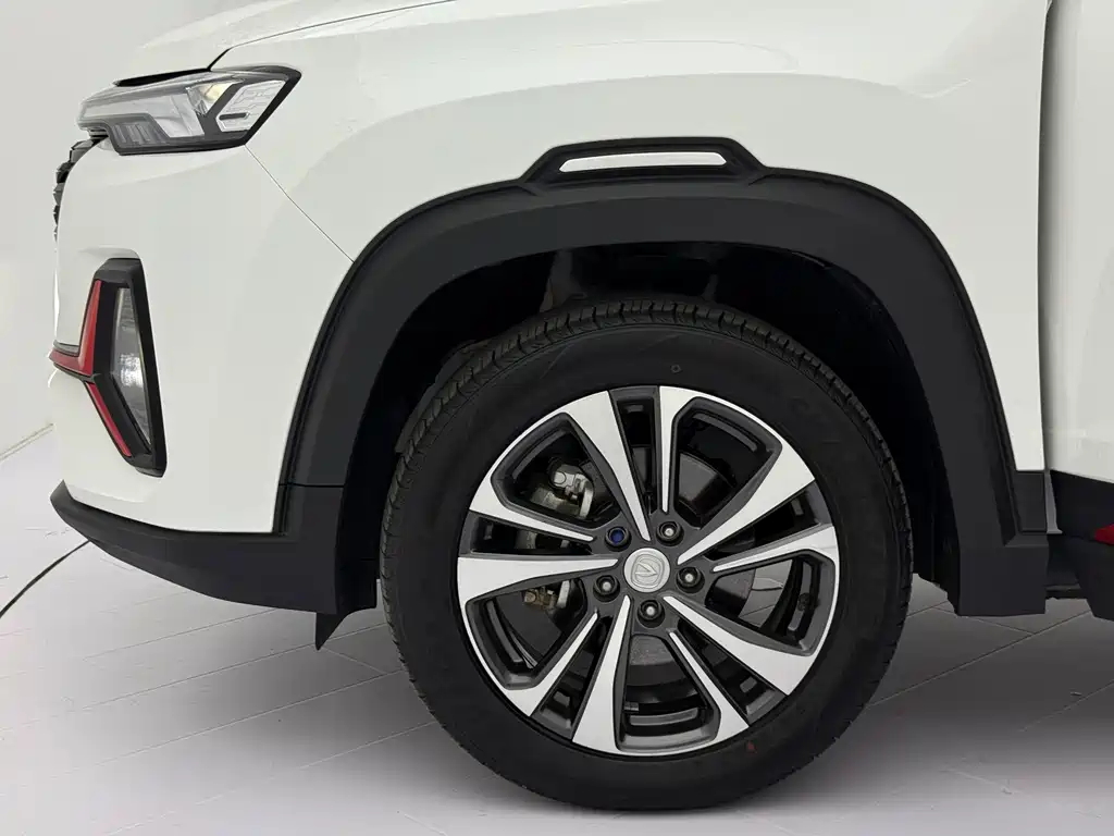 Changan CS35PLUS — фото 22