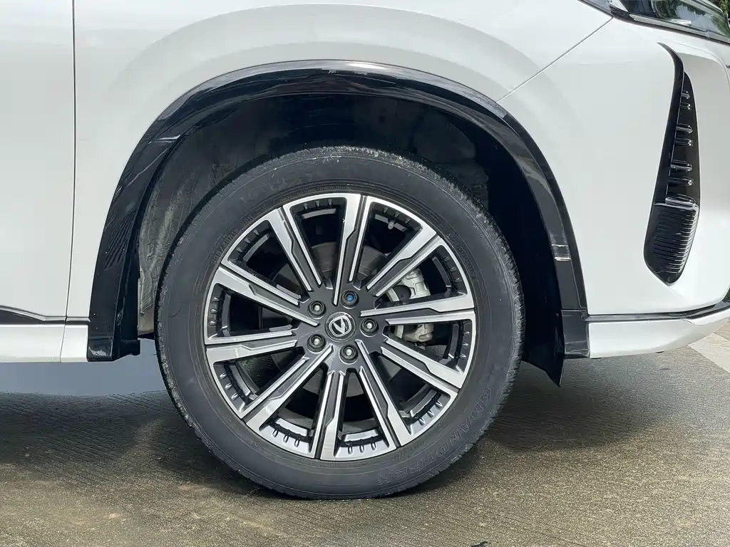 Changan CS75 PLUS — фото 7