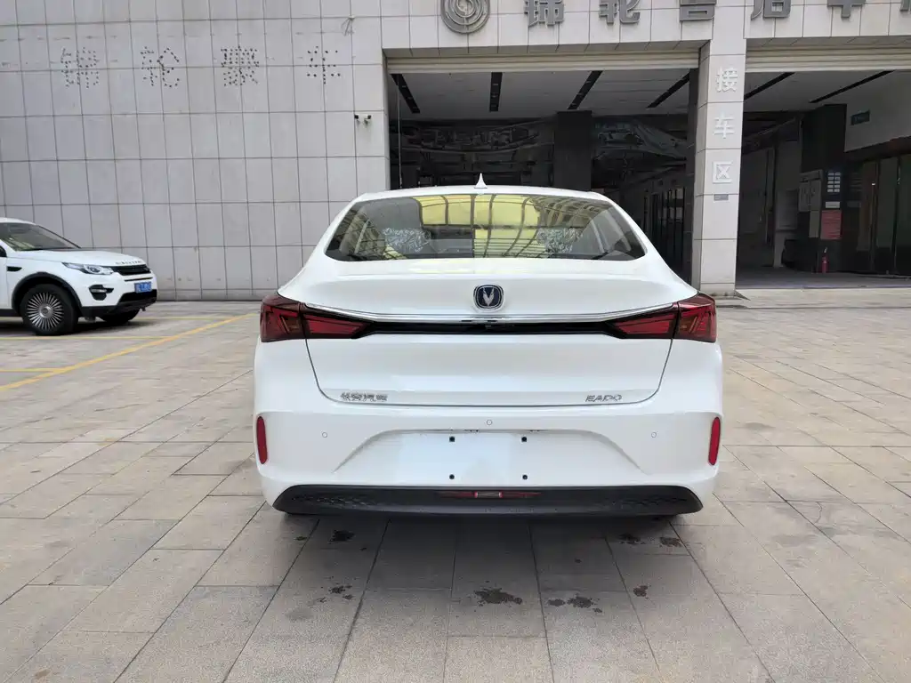 Changan Eado New Energy — фото 4