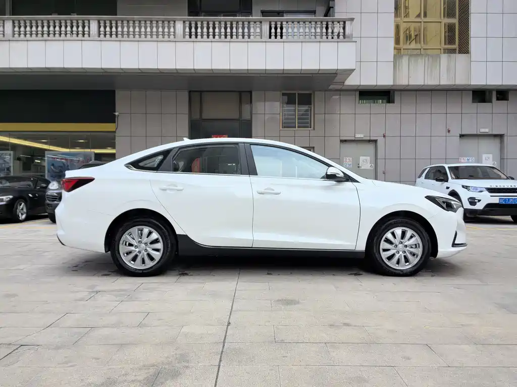 Changan Eado New Energy — фото 6
