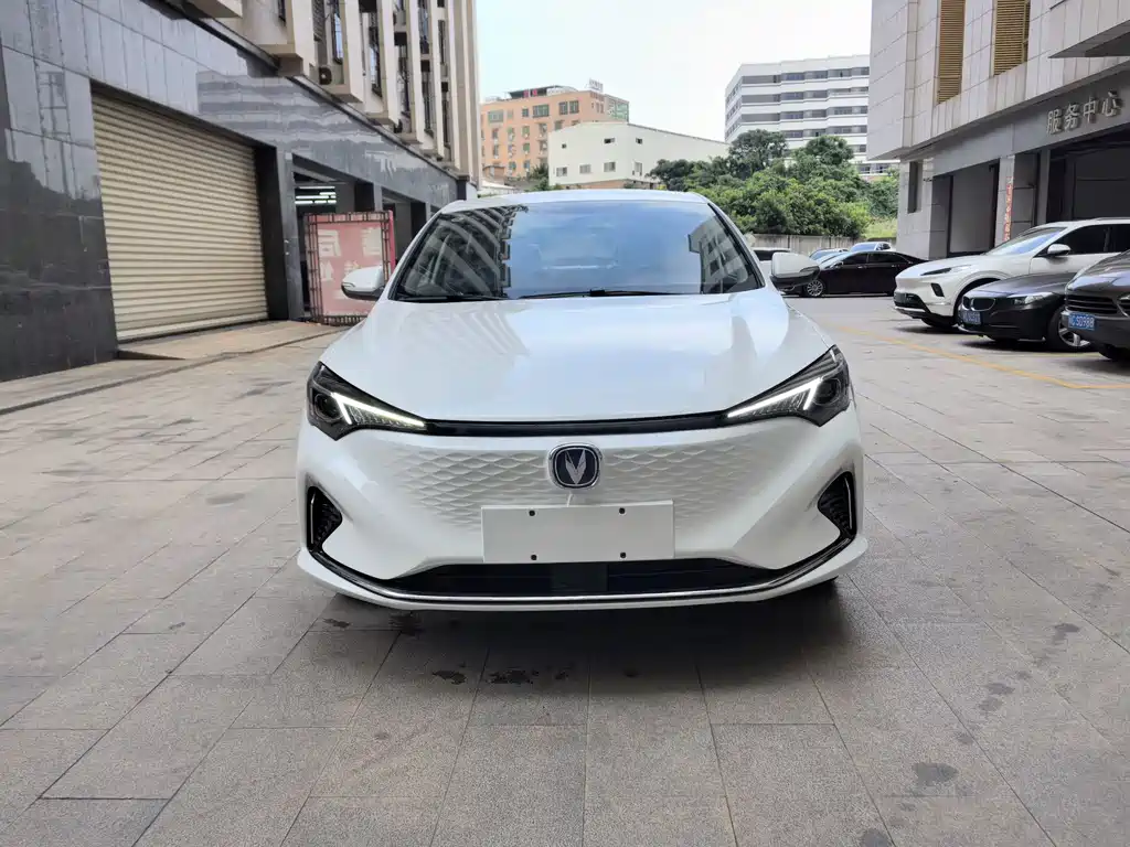 Changan Eado New Energy — фото 8