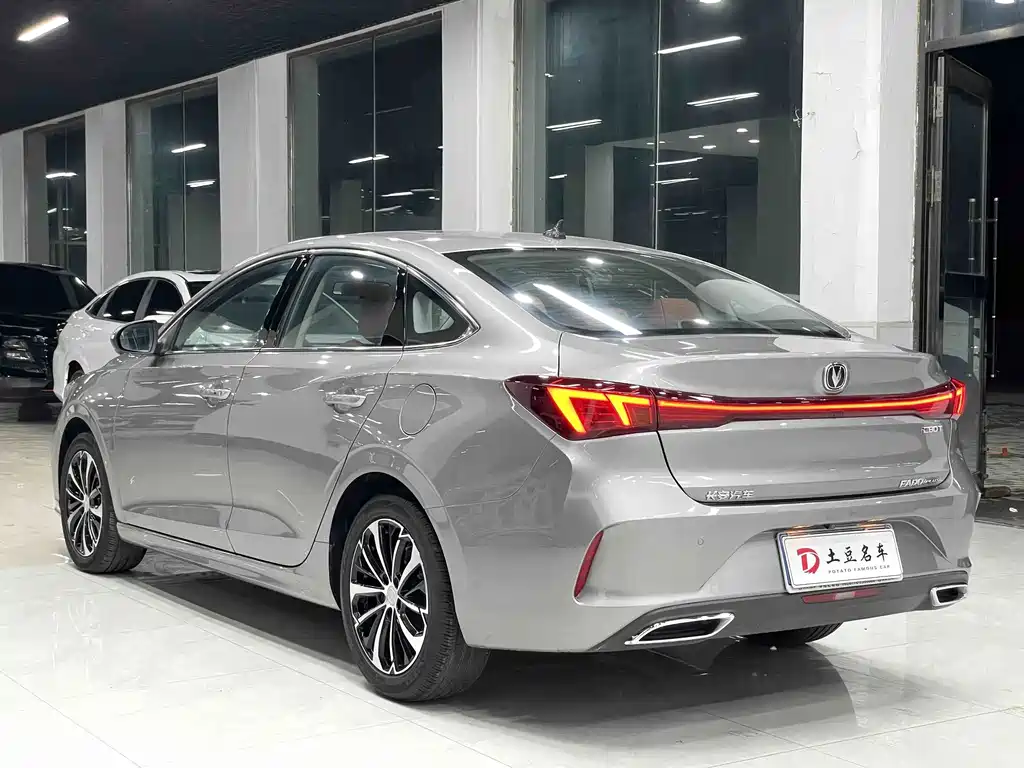 Changan Eado — фото 4