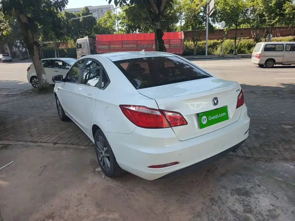 Changan Eado — фото 5