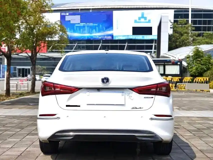 Changan Eado — фото 9