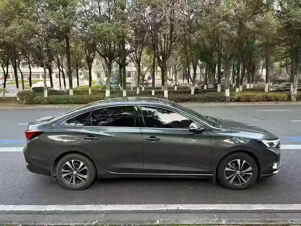 Changan Eado — фото 8