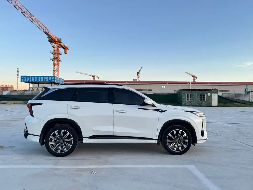 Changan CS75 PLUS — фото 4