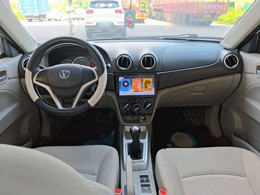 Changan V3 — фото 10