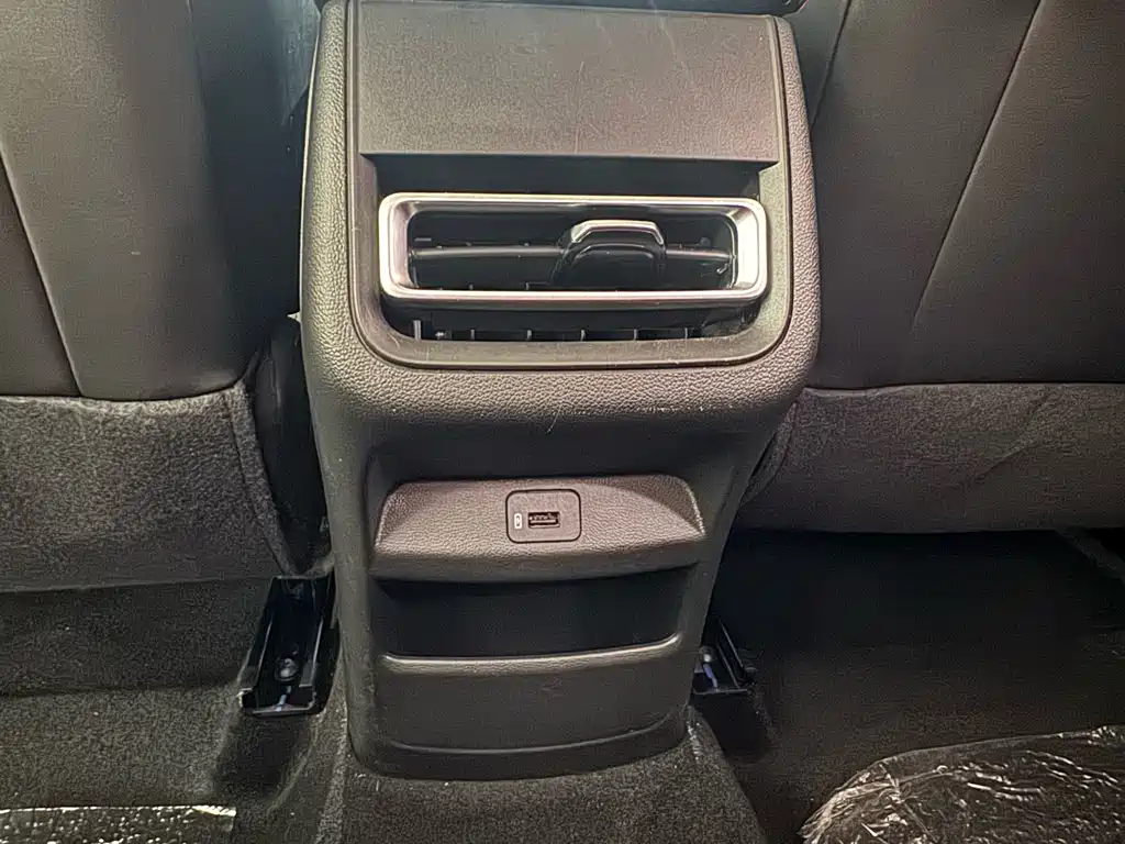 Changan Eado — фото 9