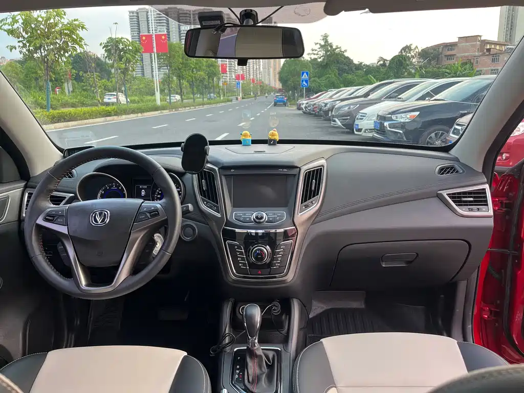 Changan CS35 — фото 10