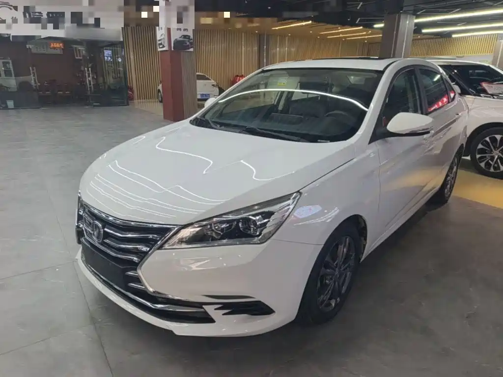 Changan Eado DT — фото 2