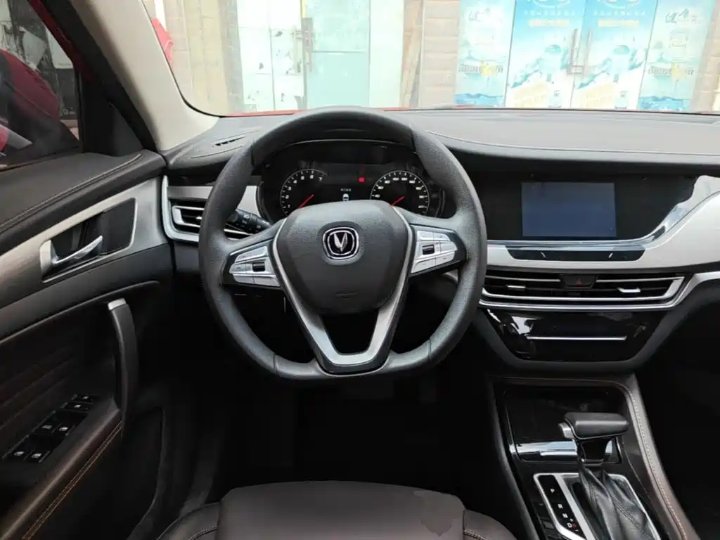 Changan CS35PLUS — фото 11
