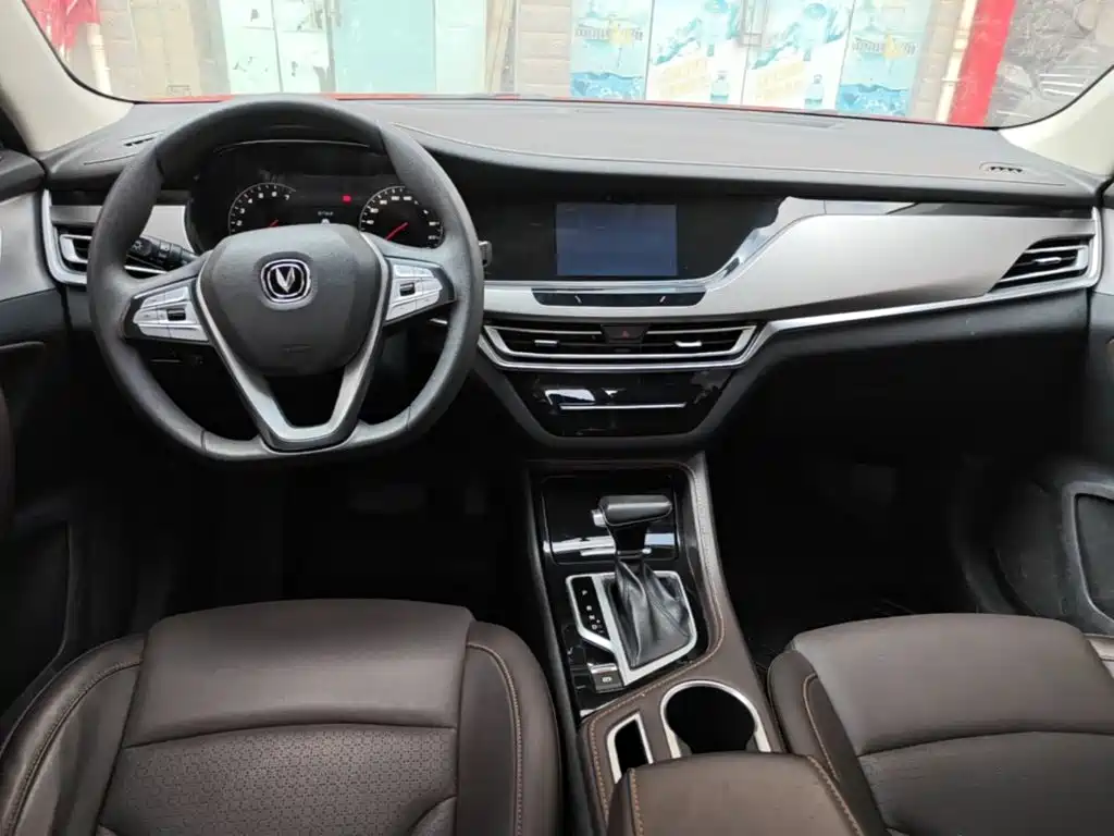 Changan CS35PLUS — фото 10