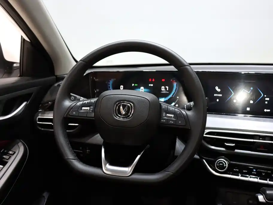 Changan Eado — фото 13