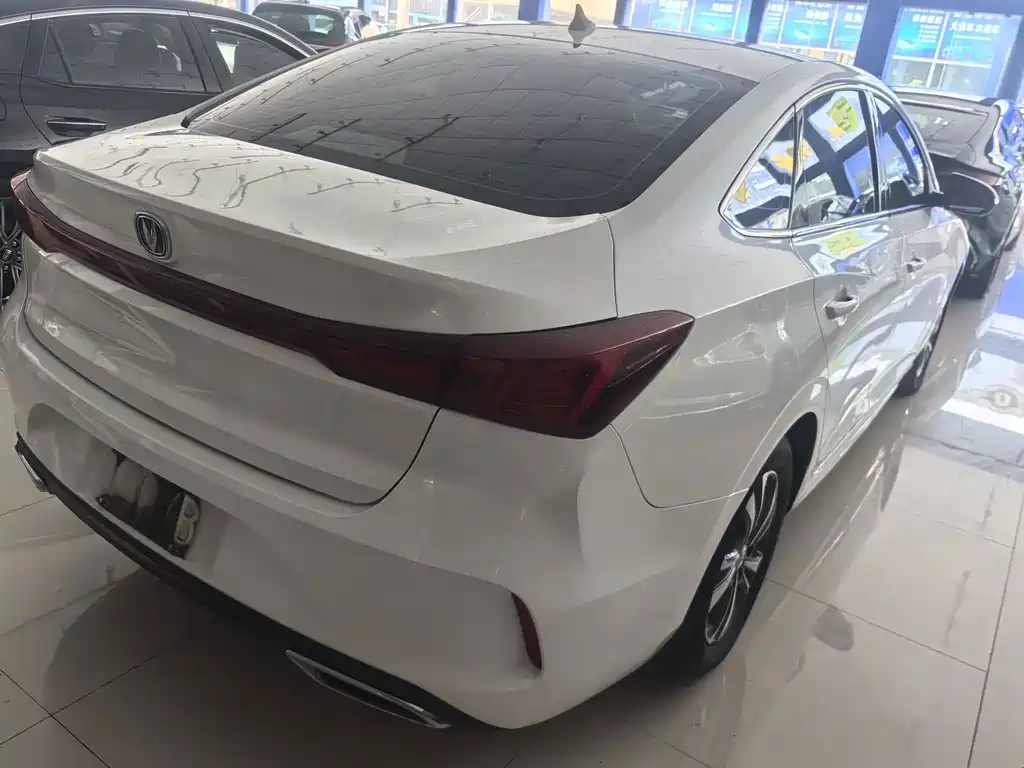 Changan Eado — фото 10