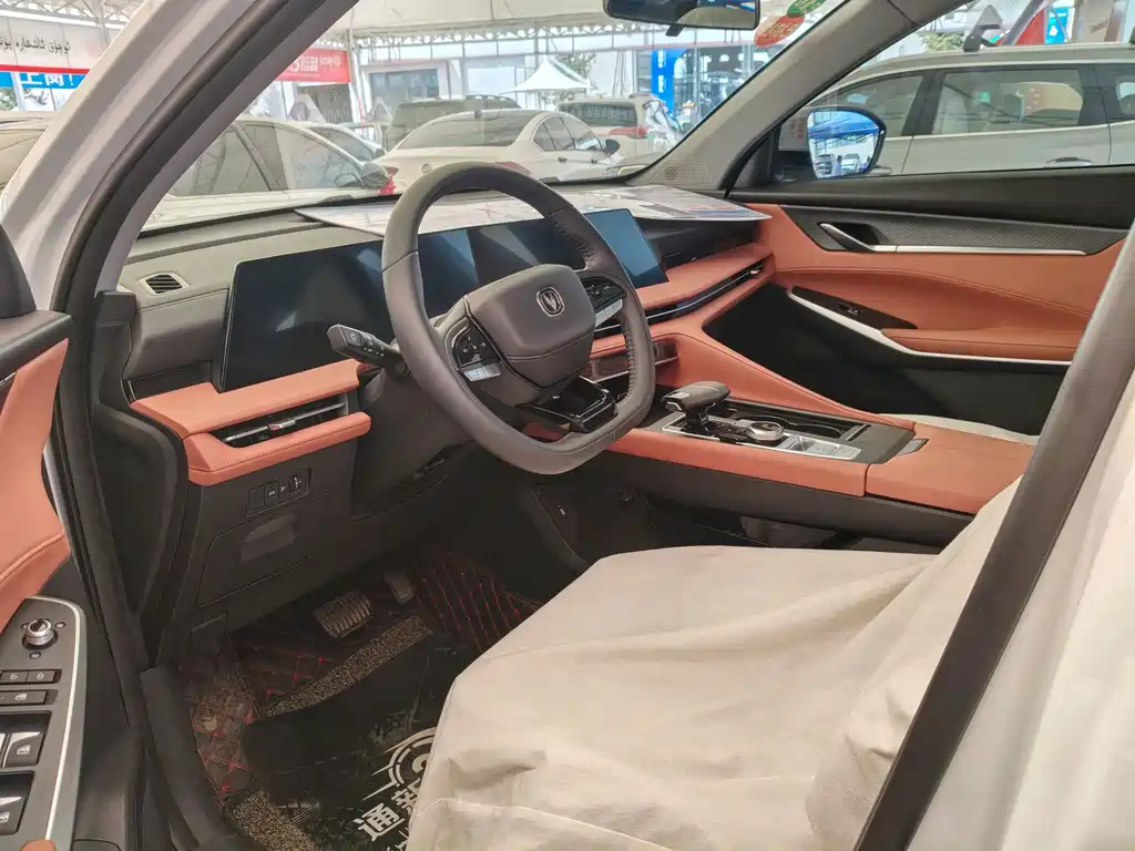Changan CS75 PLUS — фото 4