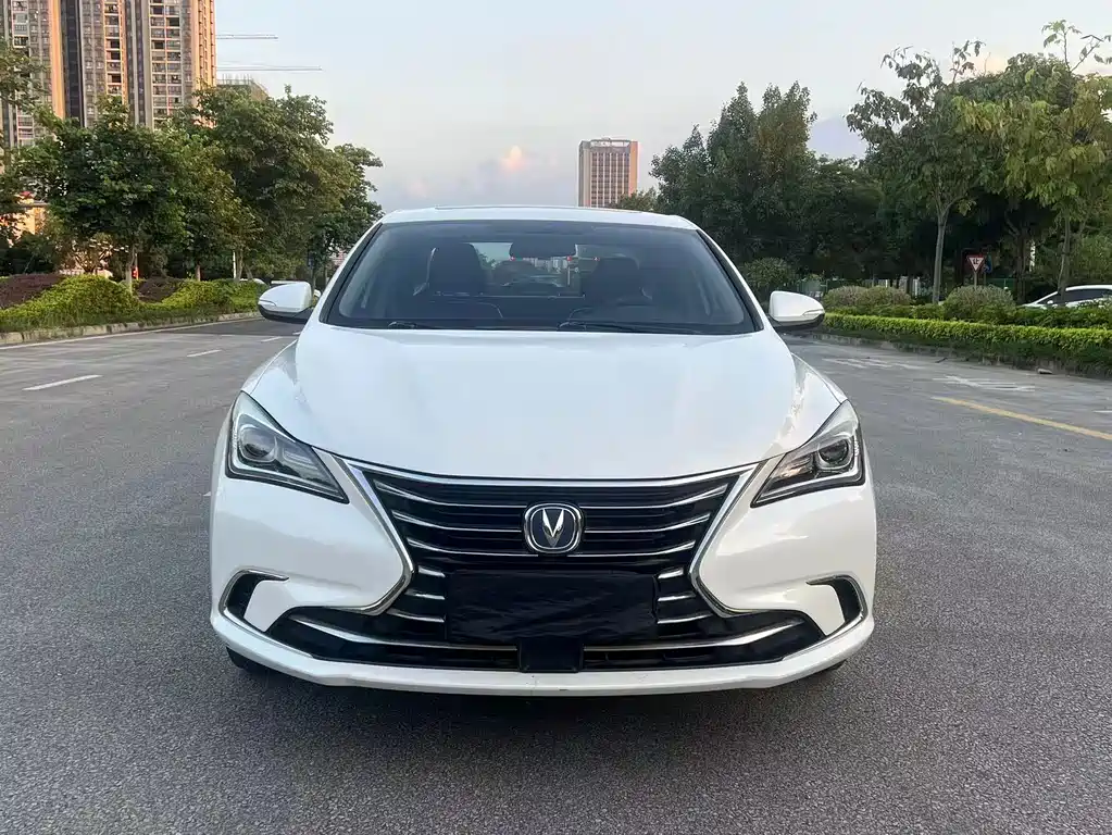 Changan Eado — фото 2