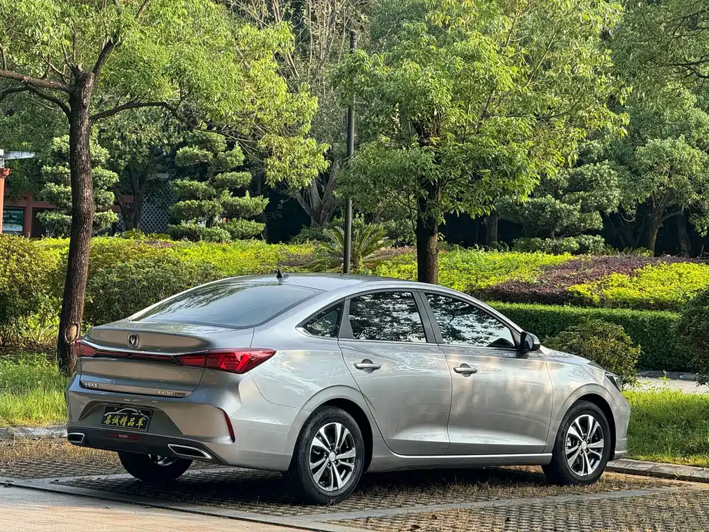 Changan Eado — фото 11