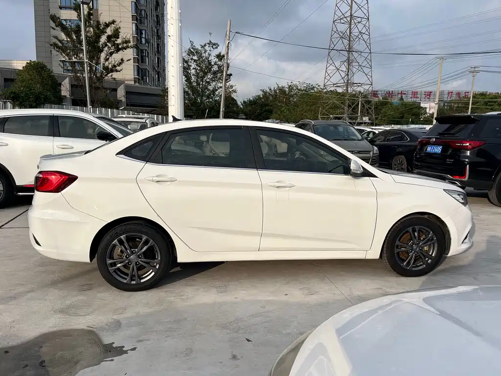 Changan Eado DT — фото 4